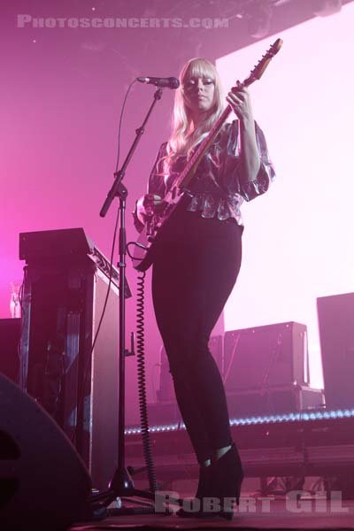 CHROMATICS - 2019-11-01 - PARIS - Grande Halle de La Villette - 